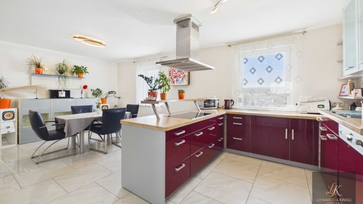 Kernsaniertes Einfamilienhaus mit Einliegerwohnung und Fernblick über Quierschied