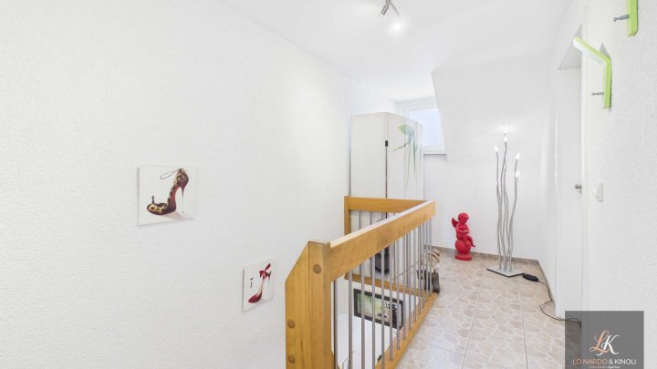 Kernsaniertes Einfamilienhaus mit Einliegerwohnung und Fernblick über Quierschied