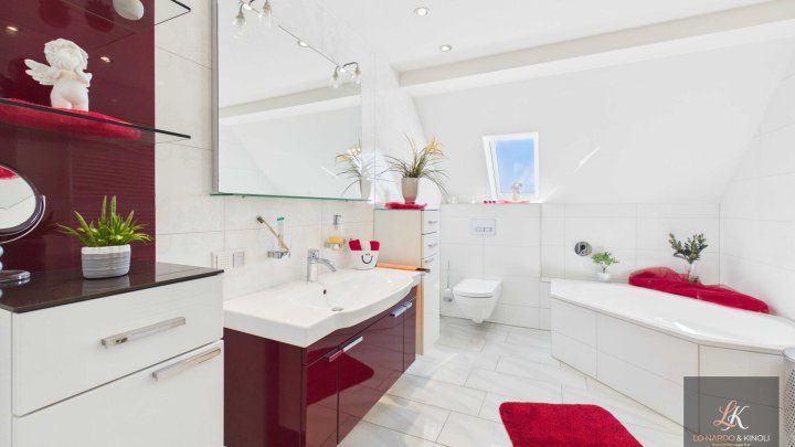 Kernsaniertes Einfamilienhaus mit Einliegerwohnung und Fernblick über Quierschied