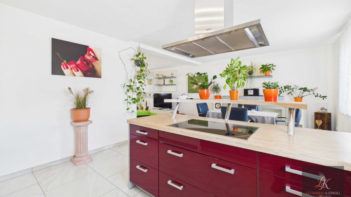 Kernsaniertes Einfamilienhaus mit Einliegerwohnung und Fernblick über Quierschied