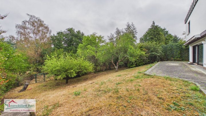 BOUS: CHARMANTES WOHNHAUS IN RUHIGER WOHNLAGE
