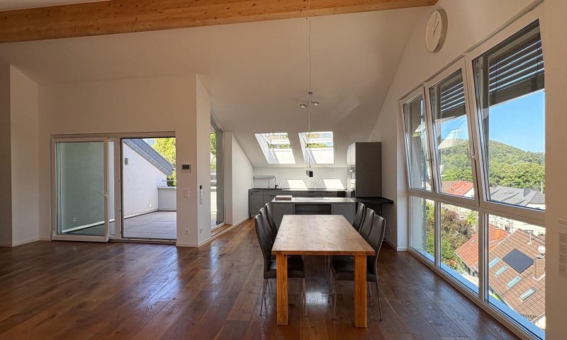 Erstbezug - voll möblierte, lichtdurchflutete Penthouse Wohnung