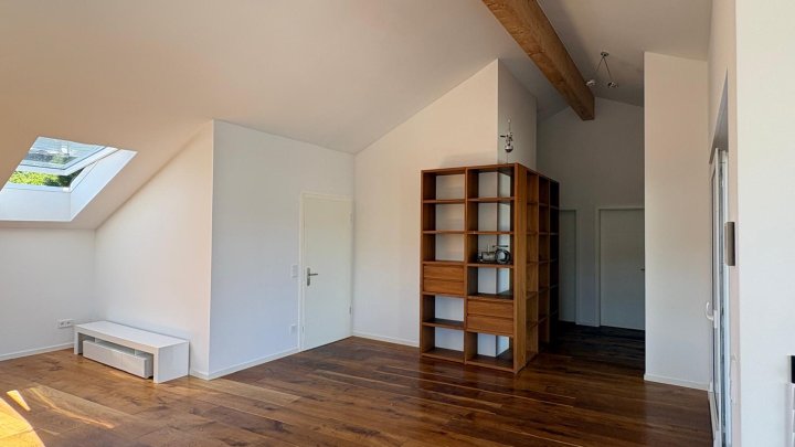 Erstbezug - voll möblierte, lichtdurchflutete Penthouse Wohnung