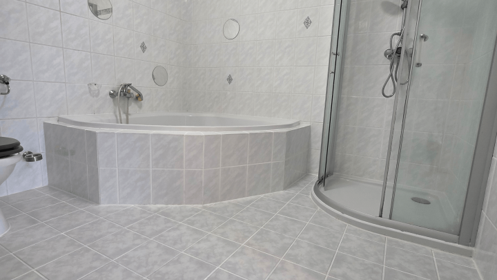 Großzügig wohnen in Wadgassen – bezugsfrei mit Stellplatz & Garten