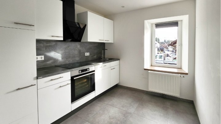 Moderne 4-Zimmer Wohnung in Damflos