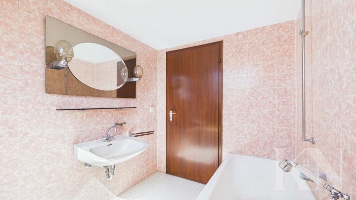 Zwei Wohneinheiten, ein Zuhause – vielseitiges Wohnhaus mit Renovierungspotenzial