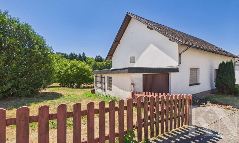 Zwei Wohneinheiten, ein Zuhause – vielseitiges Wohnhaus mit Renovierungspotenzial