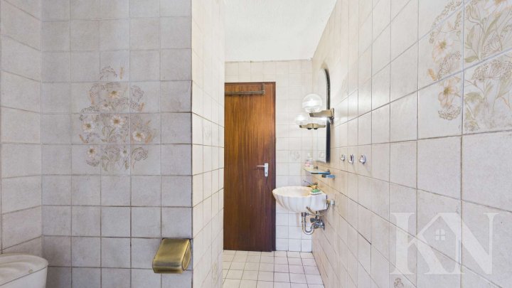 Zwei Wohneinheiten, ein Zuhause – vielseitiges Wohnhaus mit Renovierungspotenzial