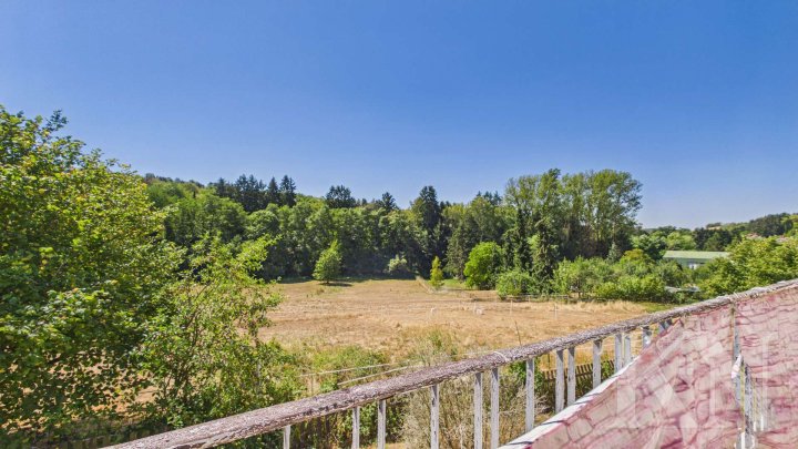 Zwei Wohneinheiten, ein Zuhause – vielseitiges Wohnhaus mit Renovierungspotenzial