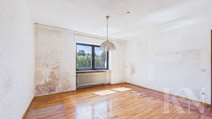 Zwei Wohneinheiten, ein Zuhause – vielseitiges Wohnhaus mit Renovierungspotenzial