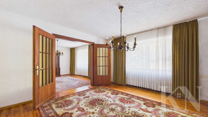 Zwei Wohneinheiten, ein Zuhause – vielseitiges Wohnhaus mit Renovierungspotenzial