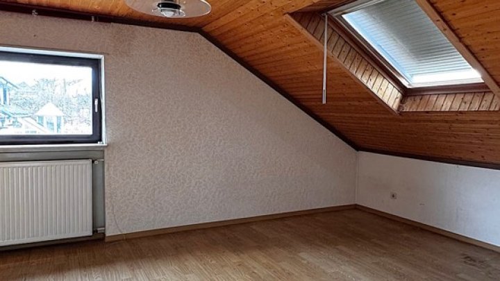 Freistehehendes Einfamilienhaus mit Einliegerwohnung in beliebter Lage