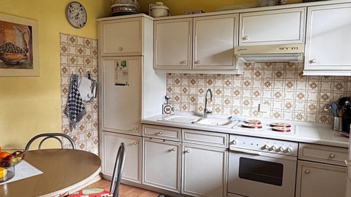 Freistehehendes Einfamilienhaus mit Einliegerwohnung in beliebter Lage
