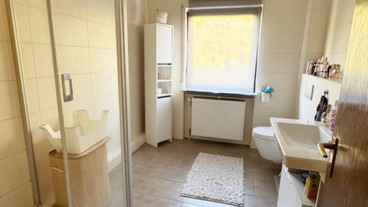 Gepflegte Doppelhaushälfte mit Garage in St. Ingbert -Oberwürzbach!