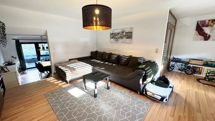 Gepflegte Doppelhaushälfte mit Garage in St. Ingbert -Oberwürzbach!