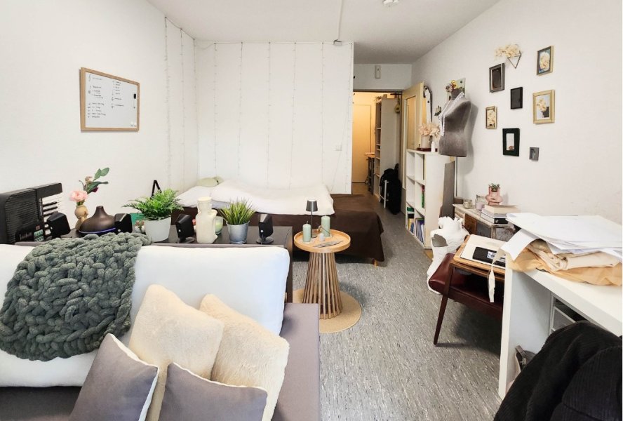 2 Wohn- und Schlafzimmer mit Zugang zur Terrasse