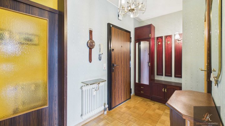Großzügige Wohnung mit Balkon und Garage in Saarbrücken auf dem Rotenbühl