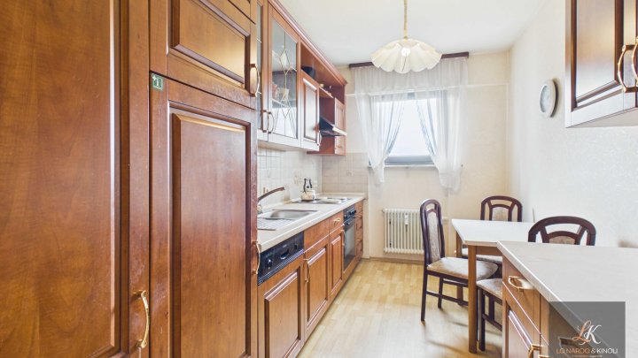 Großzügige Wohnung mit Balkon und Garage in Saarbrücken auf dem Rotenbühl