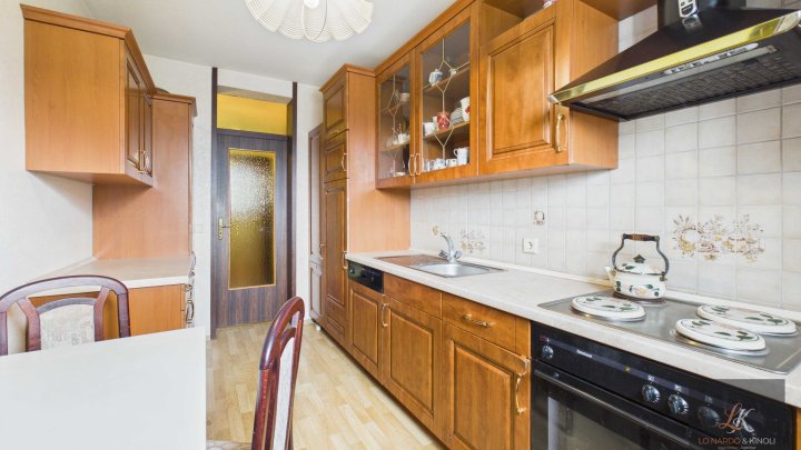 Großzügige Wohnung mit Balkon und Garage in Saarbrücken auf dem Rotenbühl