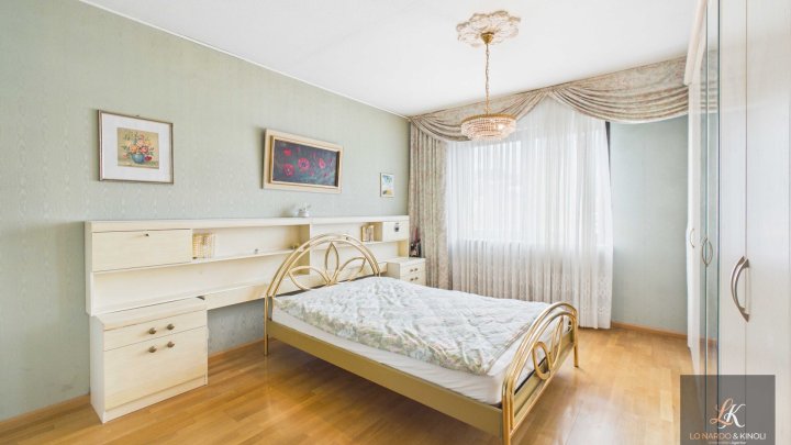 Großzügige Wohnung mit Balkon und Garage in Saarbrücken auf dem Rotenbühl