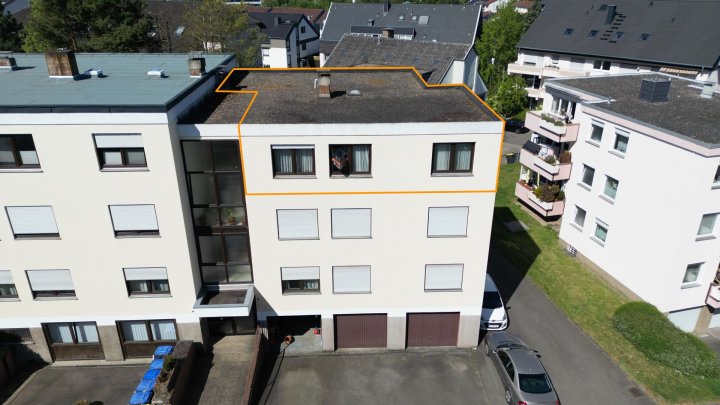 Großzügige Wohnung mit Balkon und Garage in Saarbrücken auf dem Rotenbühl