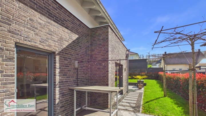GRENZE LUXEMBURG: MODERNES WOHNHAUS / 4 SCHLAFZ. /GARTEN / DOPPELGARAGE