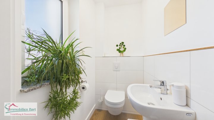 SOFORT VERFÜGBAR: A+ BUNGALOW VON 2017 IN TOP-WOHNLAGE!