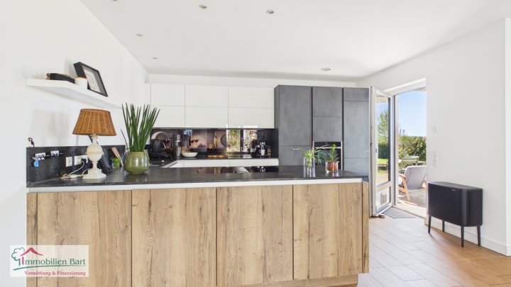 SOFORT VERFÜGBAR: A+ BUNGALOW VON 2017 IN TOP-WOHNLAGE!