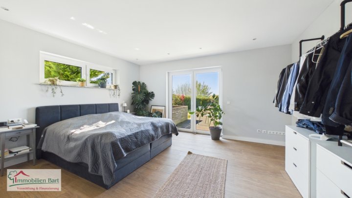 SOFORT VERFÜGBAR: A+ BUNGALOW VON 2017 IN TOP-WOHNLAGE!
