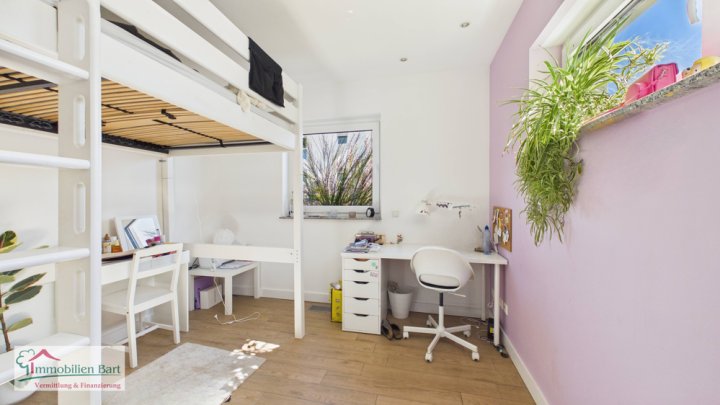 SOFORT VERFÜGBAR: A+ BUNGALOW VON 2017 IN TOP-WOHNLAGE!