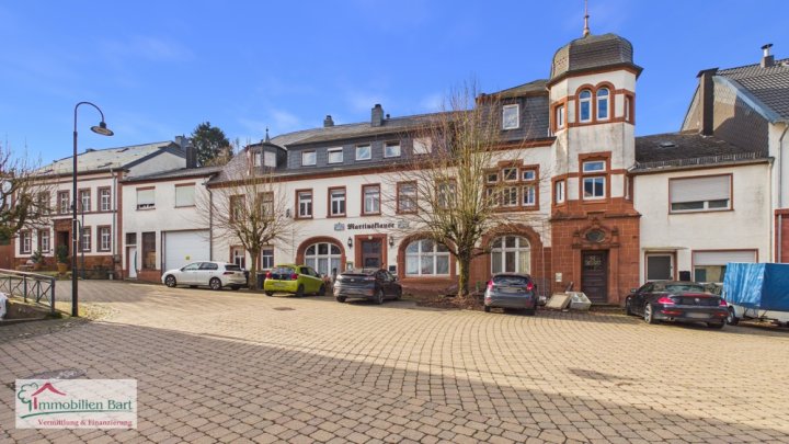NUR 15 MIN BIS L-REMICH/SCHENGEN: 4 WOHNUNGEN PLUS 180 m² WERKSTATT / EHEM. GASTSTÄTTE