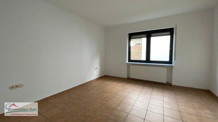 MERZIG-MECHERN: 102 m² WOHNUNG MIT 2 SCHLAFZIMMERN / BALKON UND WEITBLICK / GARAGE