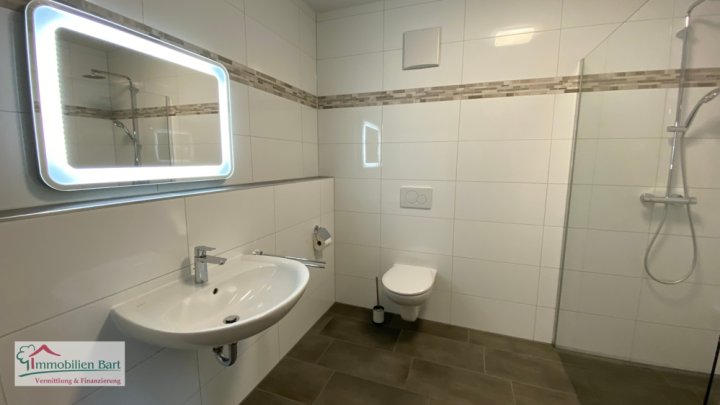 MERZIG-MECHERN: 102 m² WOHNUNG MIT 2 SCHLAFZIMMERN / BALKON UND WEITBLICK / GARAGE