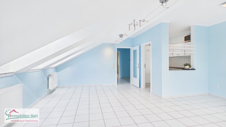 GRENZNÄHE: GEMÜTLICHE DACHGESCHOSSWOHNUNG MIT GARAGE IN ORSCHOLZ!