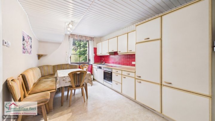 PERL: GEPFLEGTES WOHNHAUS / 4 SCHLAFZIMMER/ 2 BÄDER / GARTEN UND GARAGE