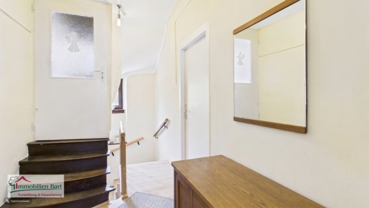 PERL: GEPFLEGTES WOHNHAUS / 4 SCHLAFZIMMER/ 2 BÄDER / GARTEN UND GARAGE