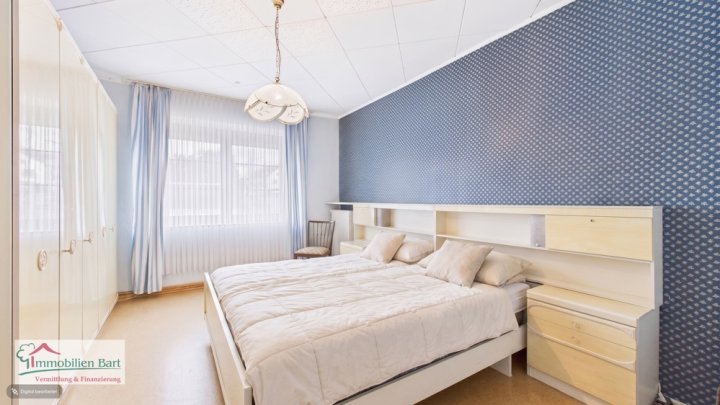 PERL: GEPFLEGTES WOHNHAUS / 4 SCHLAFZIMMER/ 2 BÄDER / GARTEN UND GARAGE