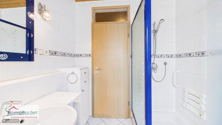 PERL: GEPFLEGTES WOHNHAUS / 4 SCHLAFZIMMER/ 2 BÄDER / GARTEN UND GARAGE