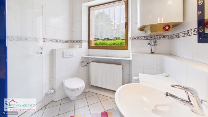 PERL: GEPFLEGTES WOHNHAUS / 4 SCHLAFZIMMER/ 2 BÄDER / GARTEN UND GARAGE