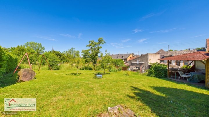 PERL: GEPFLEGTES WOHNHAUS / 4 SCHLAFZIMMER/ 2 BÄDER / GARTEN UND GARAGE