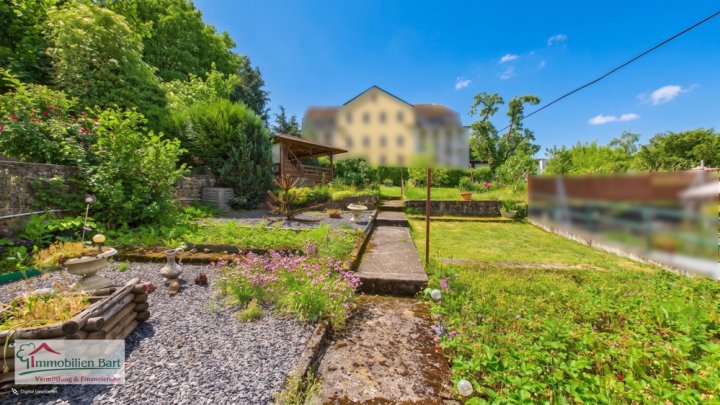 PERL: GEPFLEGTES WOHNHAUS / 4 SCHLAFZIMMER/ 2 BÄDER / GARTEN UND GARAGE