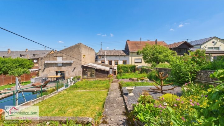 PERL: GEPFLEGTES WOHNHAUS / 4 SCHLAFZIMMER/ 2 BÄDER / GARTEN UND GARAGE