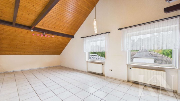 Großzügiges Wohnen in Besseringen Ein – / Zweifamilienhaus