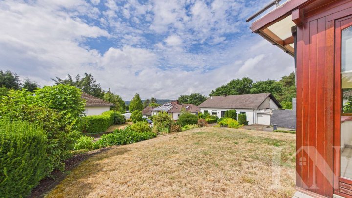 Großzügiges Wohnen in Besseringen Ein – / Zweifamilienhaus