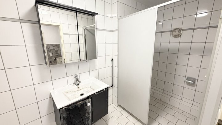 Zentral gelegene Gewerbeimmobilie über zwei Etagen in Merzig
