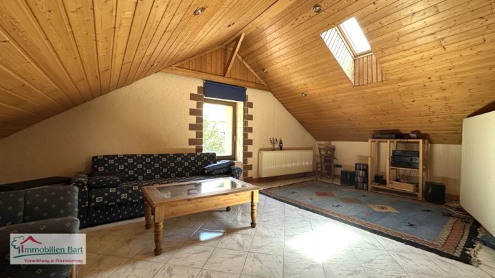 GRENZNÄHE LUXEMBURG: WOHNHAUS MIT GARTEN UND GARAGE IN FREUDENBURG