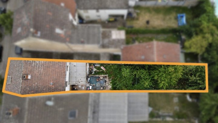 Stark sanierungsbedürftiges Ein- bis Zweifamilienhaus in zentraler Lage von Dillingen