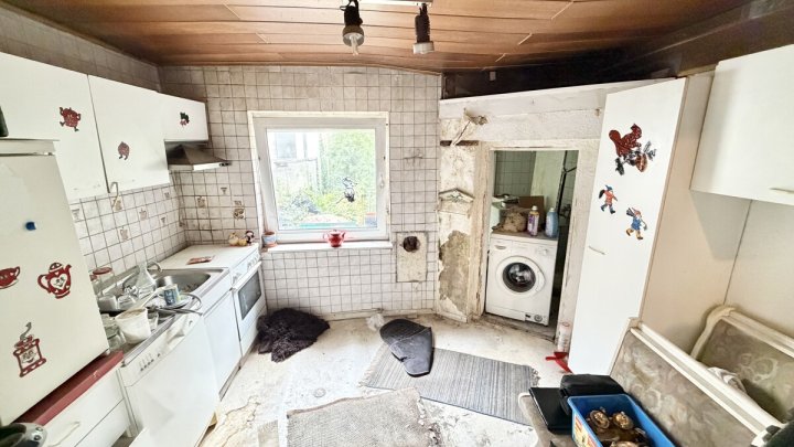Stark sanierungsbedürftiges Ein- bis Zweifamilienhaus in zentraler Lage von Dillingen