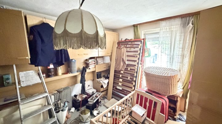 Stark sanierungsbedürftiges Ein- bis Zweifamilienhaus in zentraler Lage von Dillingen