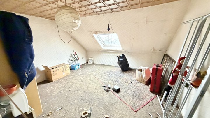 Stark sanierungsbedürftiges Ein- bis Zweifamilienhaus in zentraler Lage von Dillingen